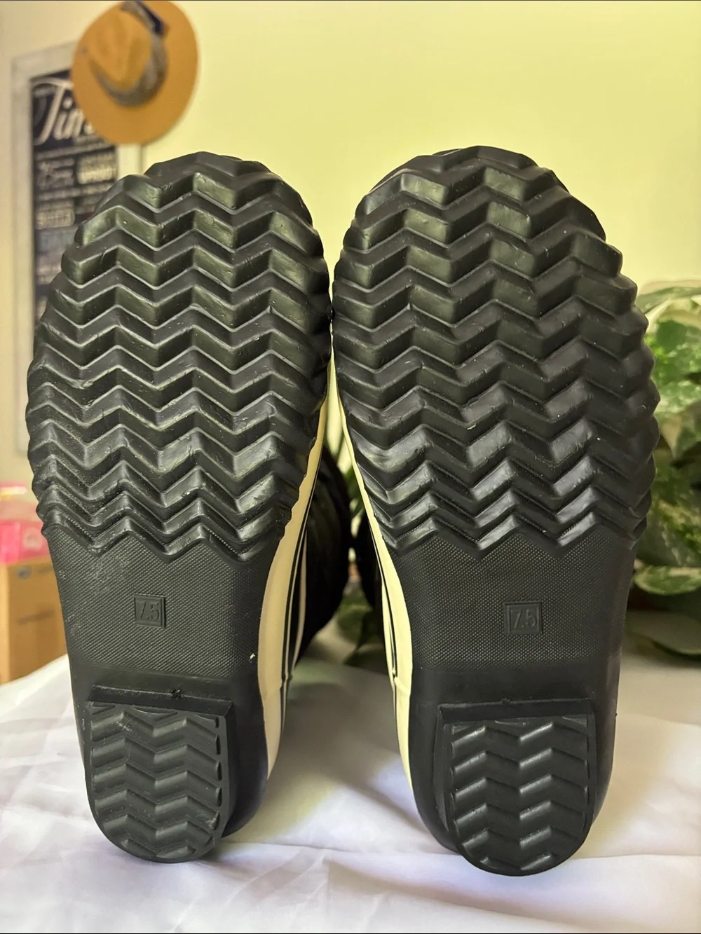 JBU Boots 7.5